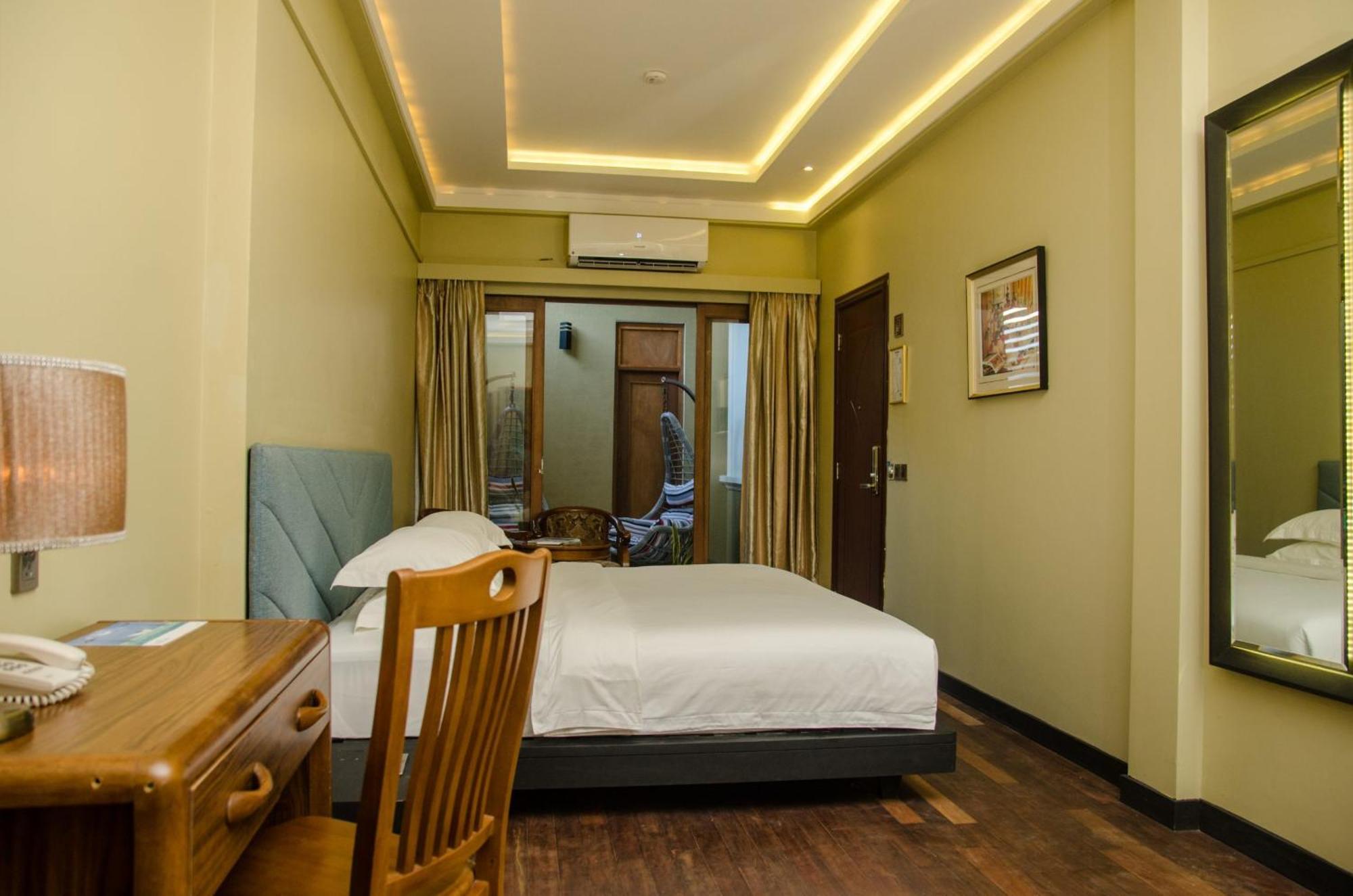 Fuvahmulah Central Hotel Exterior photo