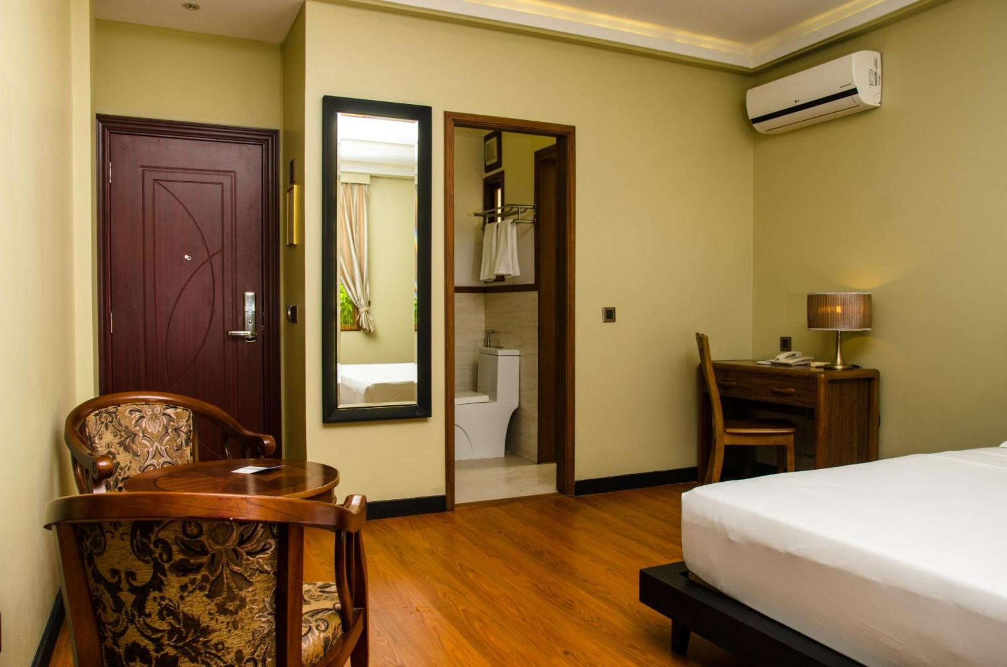 Fuvahmulah Central Hotel Exterior photo